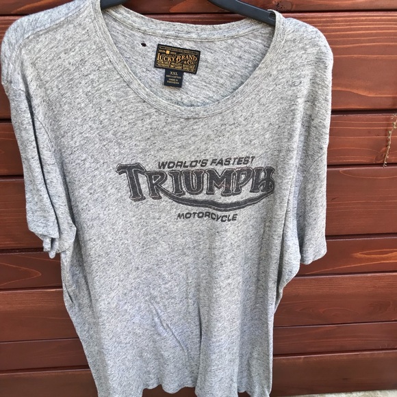 Distressed Triumph Tshirt super soft - Picture 4 of 6
